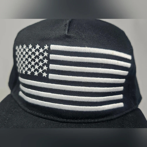 KnuckleHeads Little Threads USA BW Flag Snap Back Trucker Hat Toddler Size Small - Picture 6 of 16